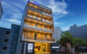 Fabhotel Aerosky - Nr Yashobhoomi Convention Centre